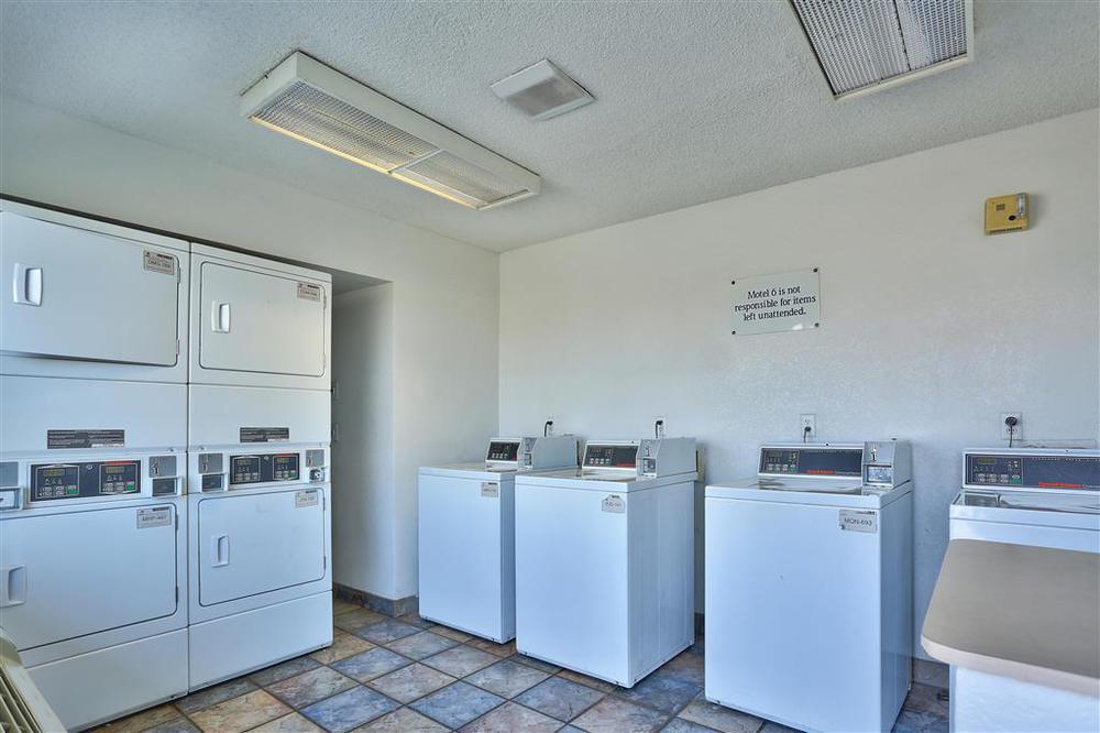 Red Roof Inn Phoenix- Midtown Удобства фото