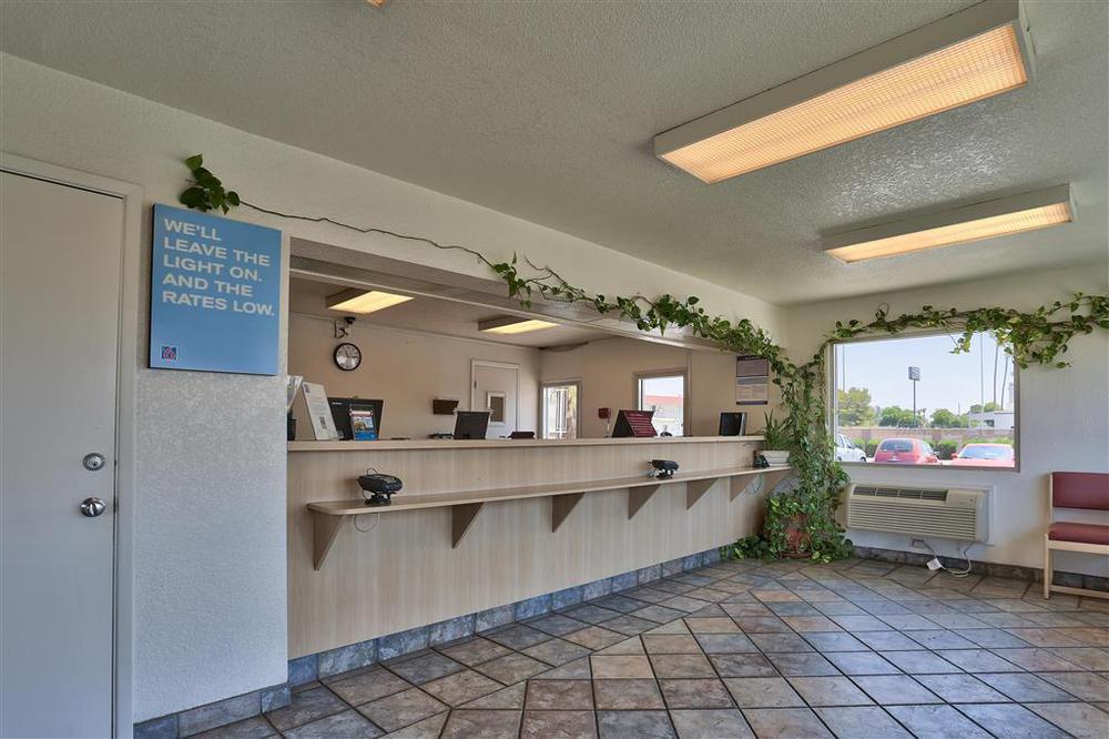 Red Roof Inn Phoenix- Midtown Интерьер фото