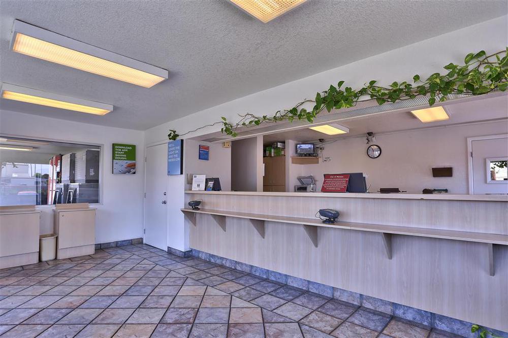 Red Roof Inn Phoenix- Midtown Интерьер фото