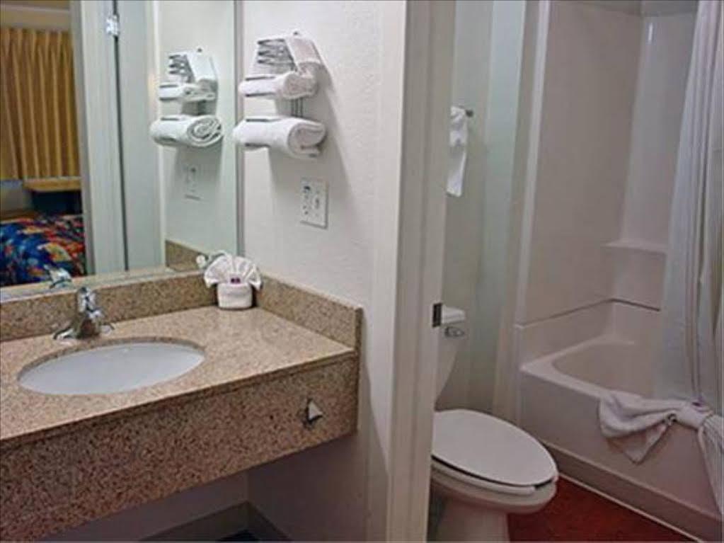 Red Roof Inn Phoenix- Midtown Экстерьер фото